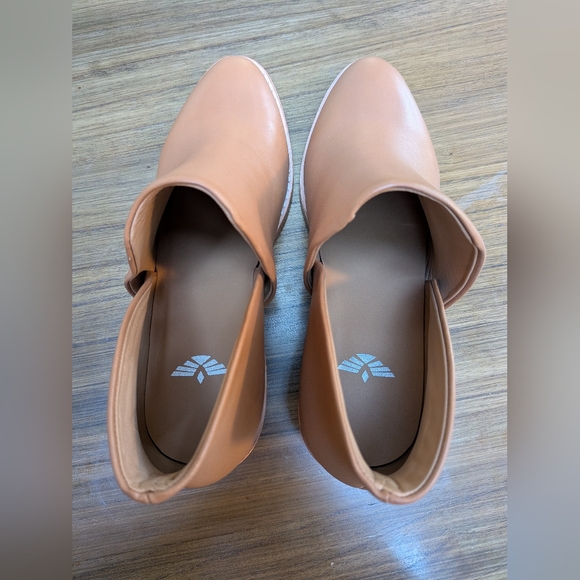 NEW Fortress Of Inca Elise Camel Brown Leather Ankle Heeled Booties Size 38 - Picture 8 of 14